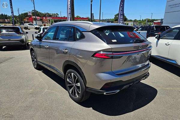 2025 MG HS Excite AS33