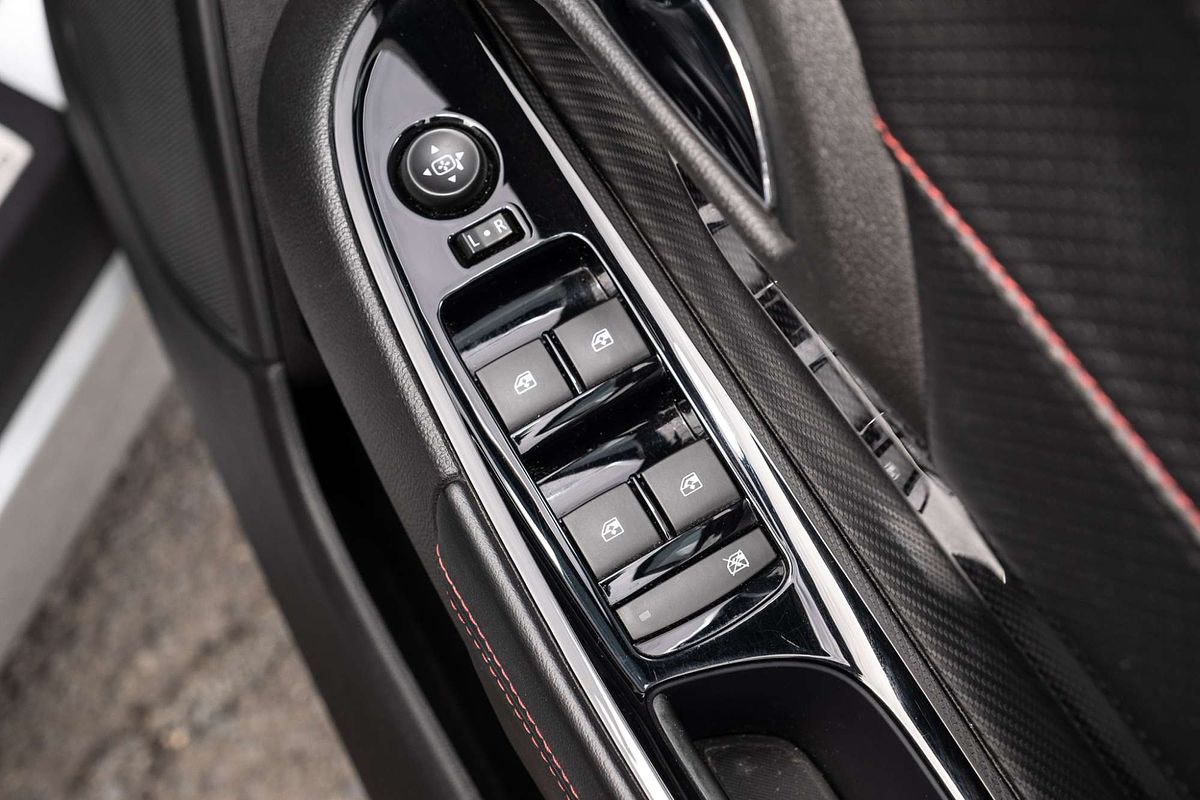 2016 Holden Commodore SV6 Black VF Series II