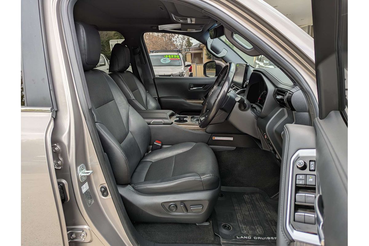 2022 Toyota Landcruiser VX FJA300R