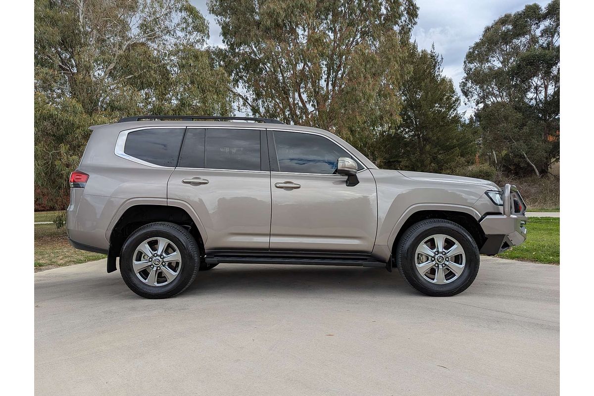2022 Toyota Landcruiser VX FJA300R