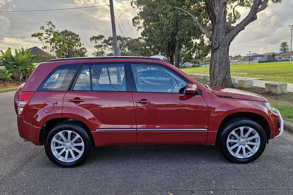 2012 Suzuki Grand Vitara Prestige JB