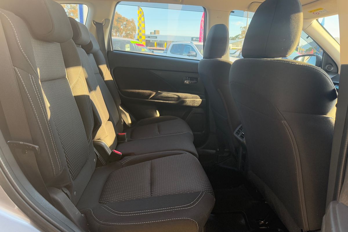 2021 Mitsubishi Outlander ES ZL