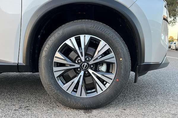2024 Nissan X-TRAIL ST-L T33