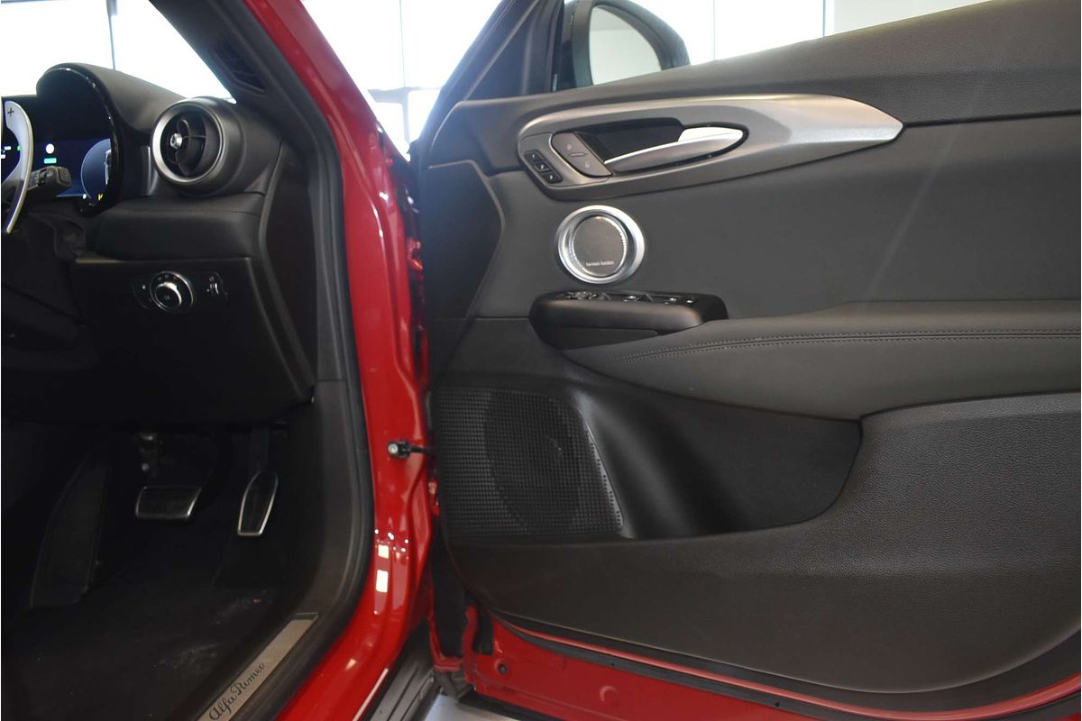 2023 Alfa Romeo Tonale Veloce Plug-In Hybrid