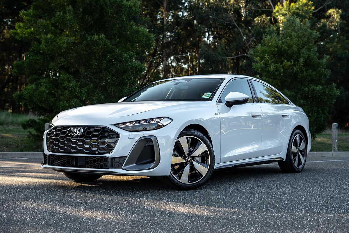 2025 Audi A5 TFSI 150kW S line B10