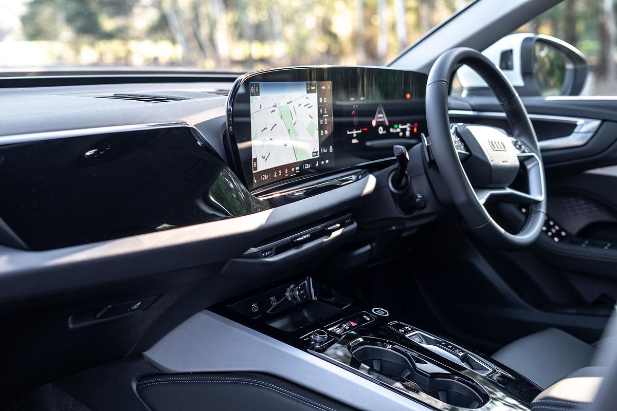 2025 Audi A5 TFSI 150kW S line B10