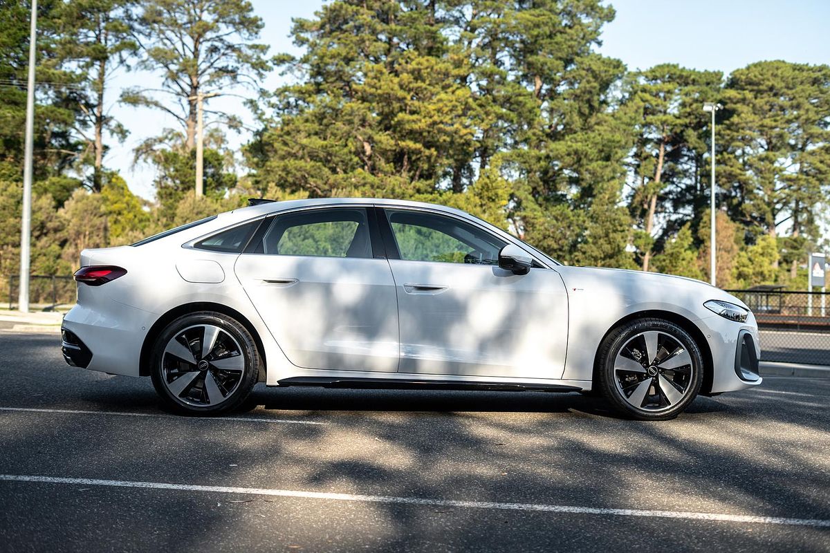 2025 Audi A5 TFSI 150kW S line B10