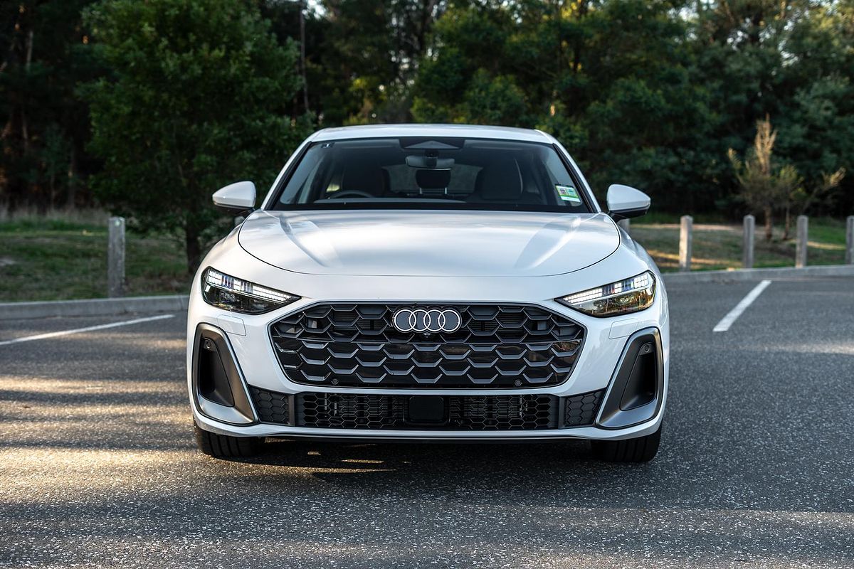 2025 Audi A5 TFSI 150kW S line B10