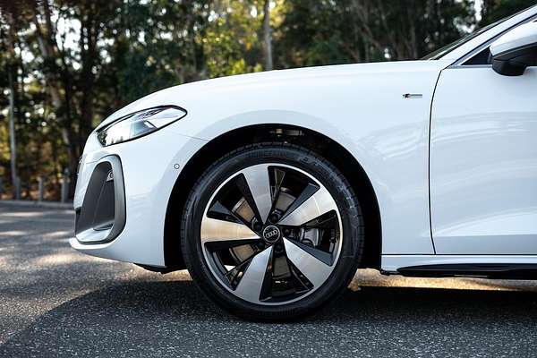 2025 Audi A5 TFSI 150kW S line B10