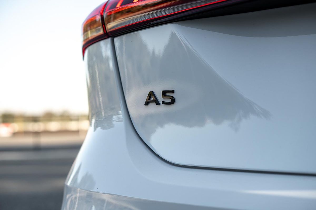 2025 Audi A5 TFSI 150kW S line B10