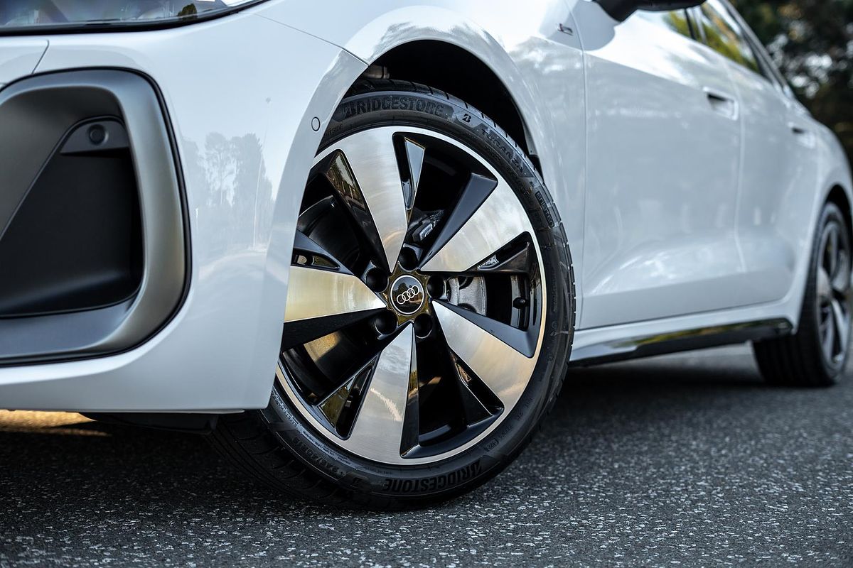 2025 Audi A5 TFSI 150kW S line B10