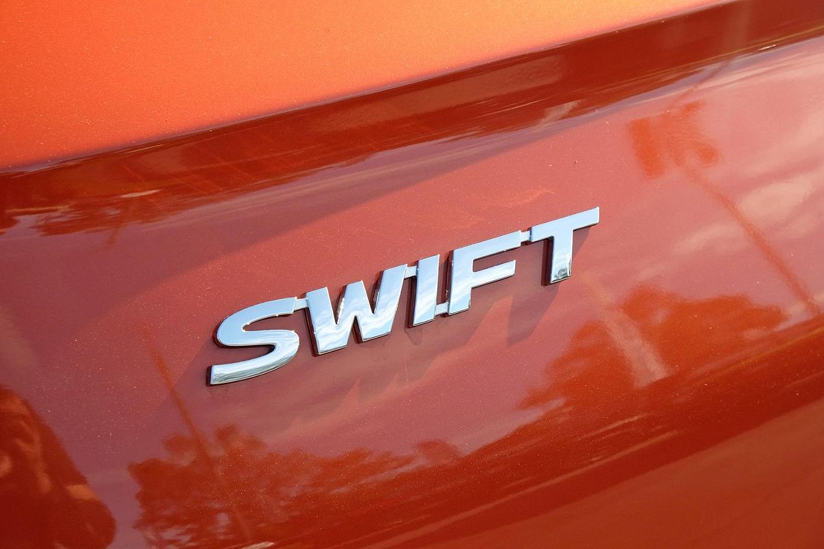 2024 Suzuki Swift Hybrid Plus UZ
