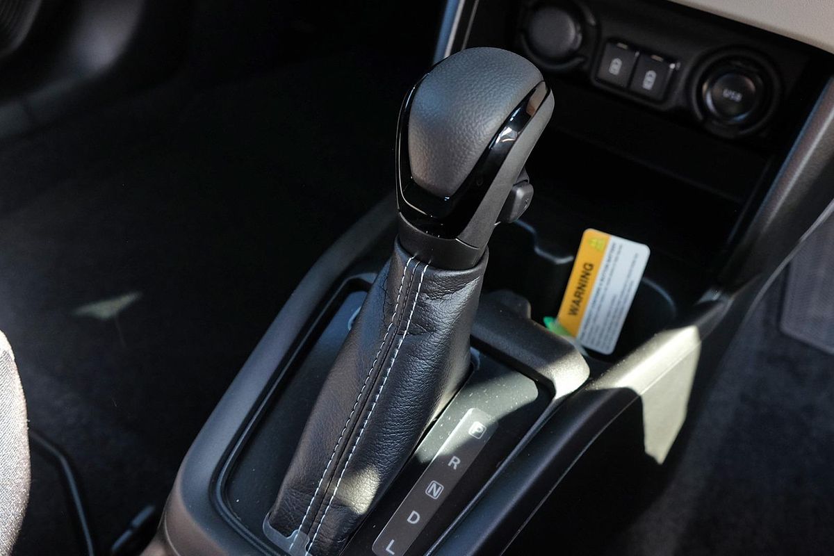 2024 Suzuki Swift Hybrid Plus UZ