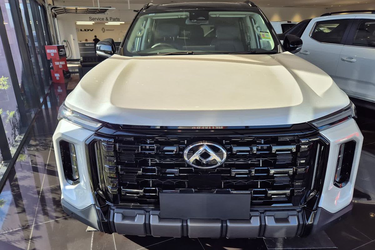 2025 LDV D90 Executive SV9A