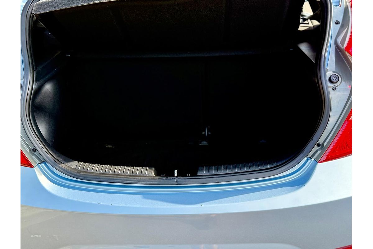 2012 Hyundai Accent Active RB