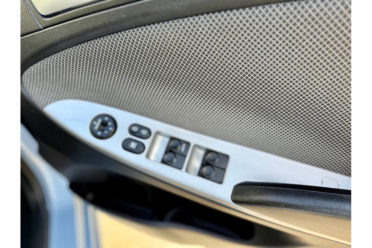 2012 Hyundai Accent Active RB