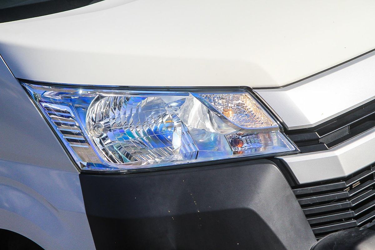 2021 Toyota Hiace Commuter GDH322R