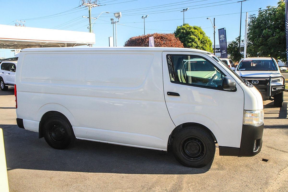 2015 Toyota Hiace KDH201R LWB