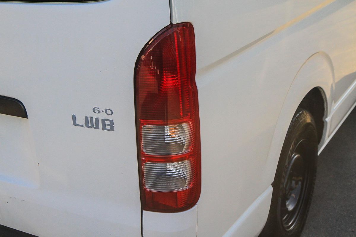 2015 Toyota Hiace KDH201R LWB
