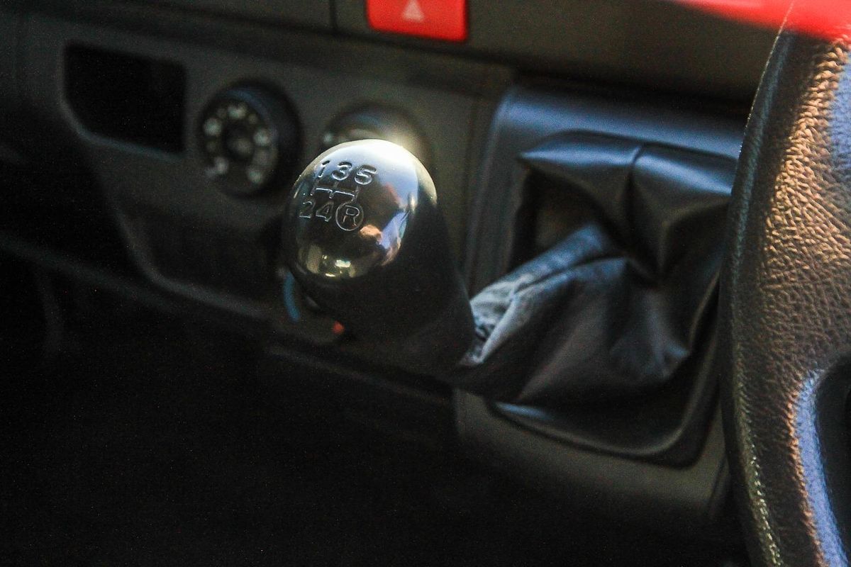 2015 Toyota Hiace KDH201R LWB