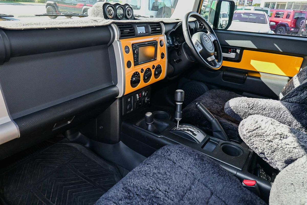 2016 Toyota FJ Cruiser GSJ15R