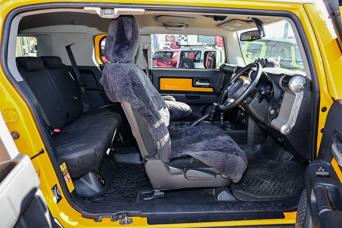 2016 Toyota FJ Cruiser GSJ15R