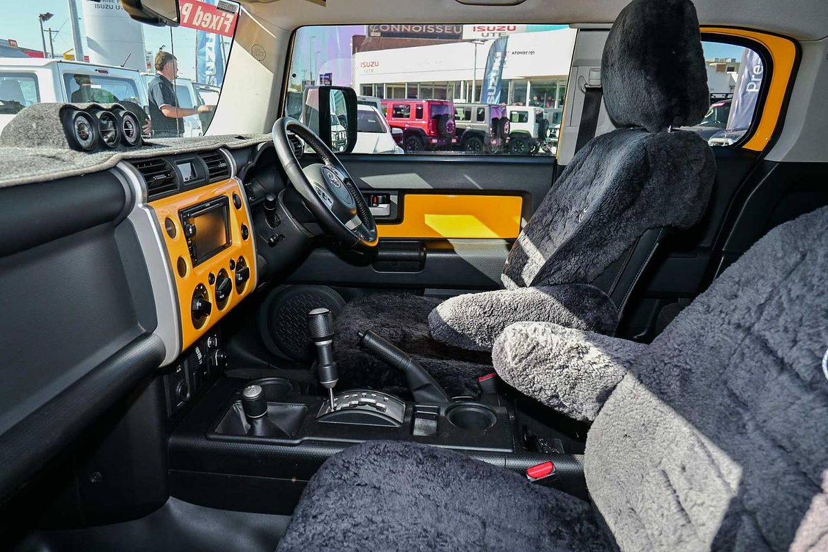 2016 Toyota FJ Cruiser GSJ15R