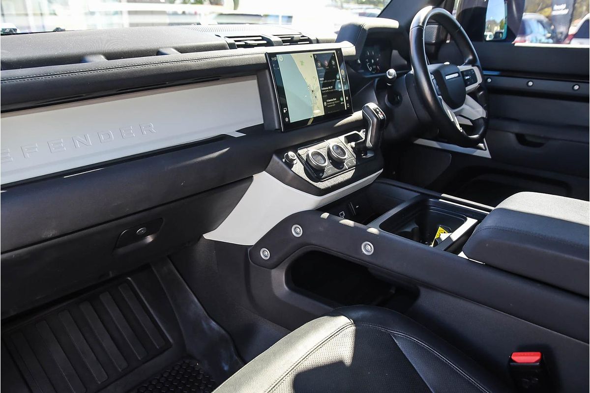 2021 Land Rover Defender 110 D300 SE L663