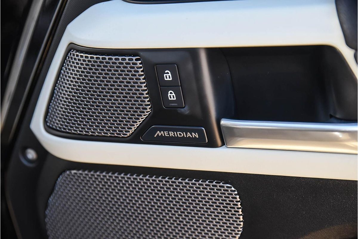 2021 Land Rover Defender 110 D300 SE L663