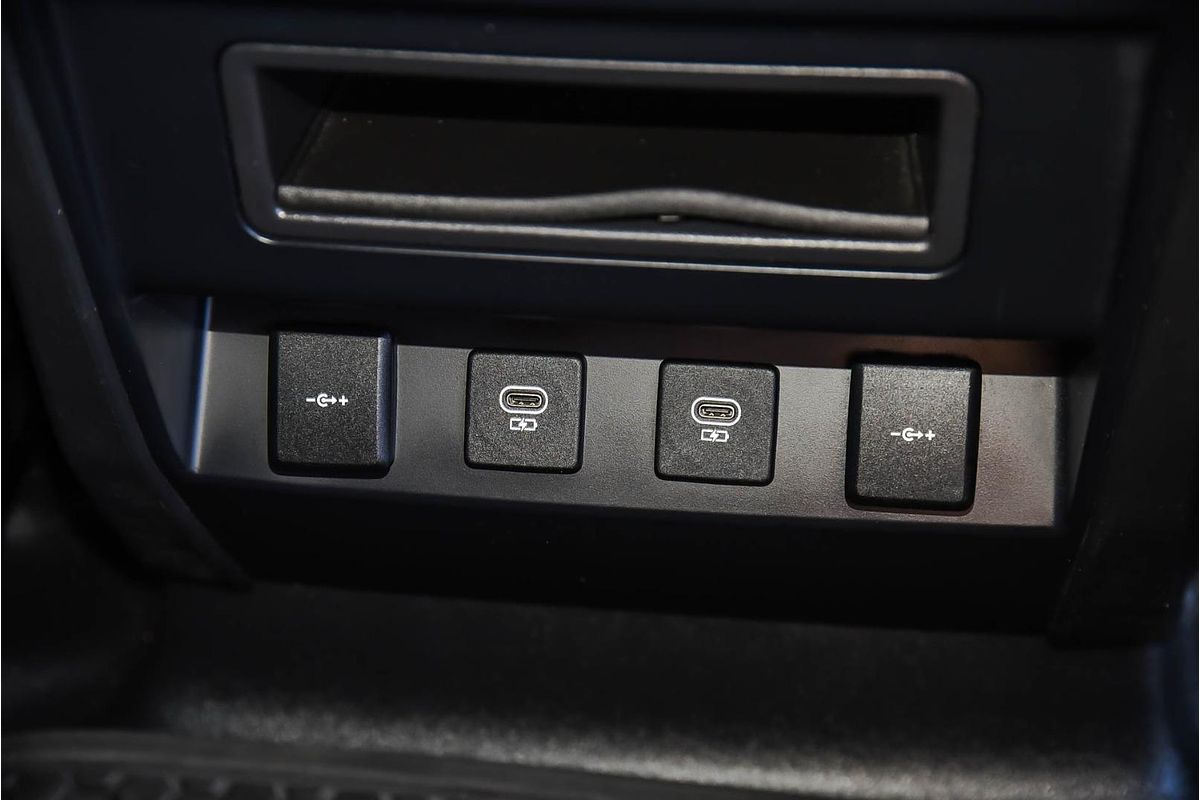2021 Land Rover Defender 110 D300 SE L663