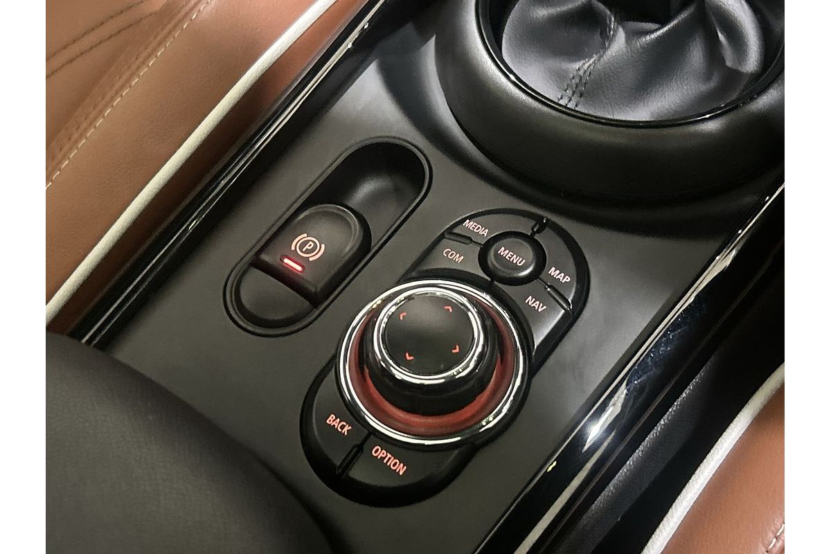 2021 MINI Clubman Cooper S MINI Yours F54 LCI