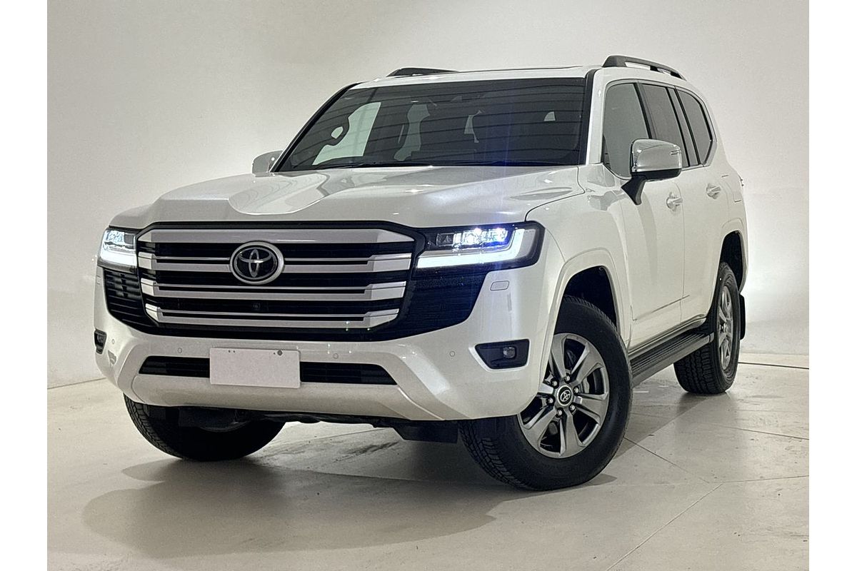 2023 Toyota Landcruiser Sahara FJA300R