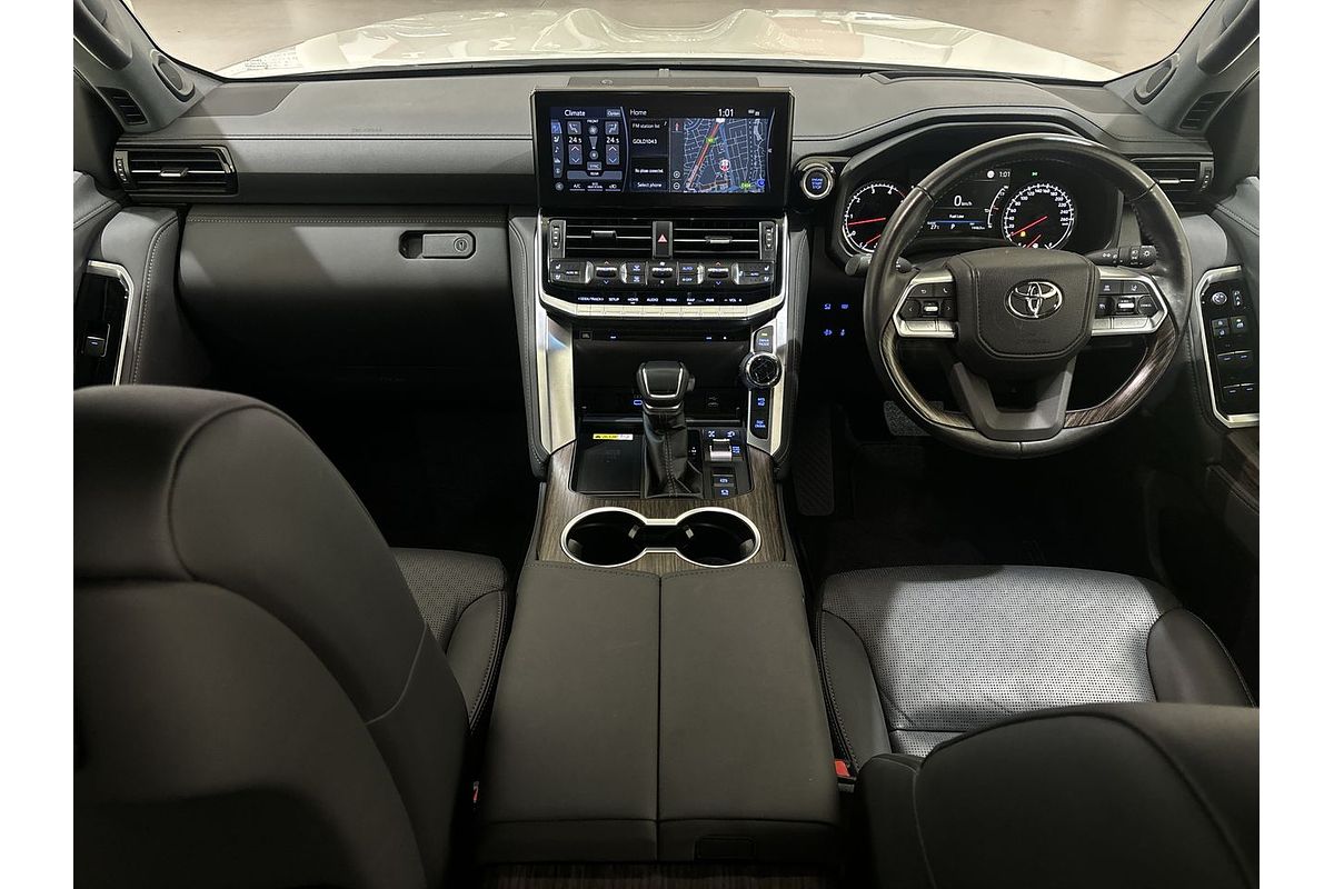 2023 Toyota Landcruiser Sahara FJA300R