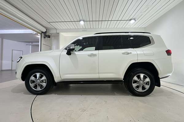 2023 Toyota Landcruiser Sahara FJA300R