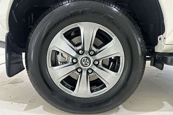 2023 Toyota Landcruiser Sahara FJA300R