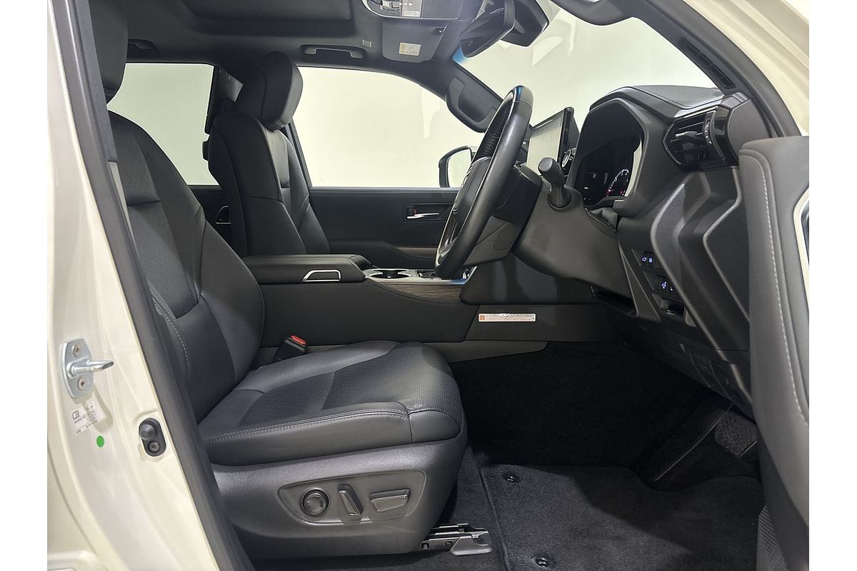 2023 Toyota Landcruiser Sahara FJA300R