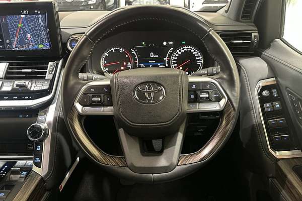2023 Toyota Landcruiser Sahara FJA300R