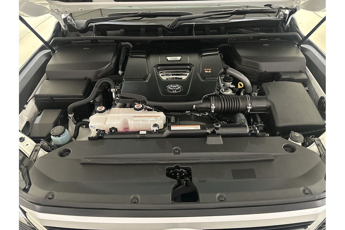 2023 Toyota Landcruiser Sahara FJA300R