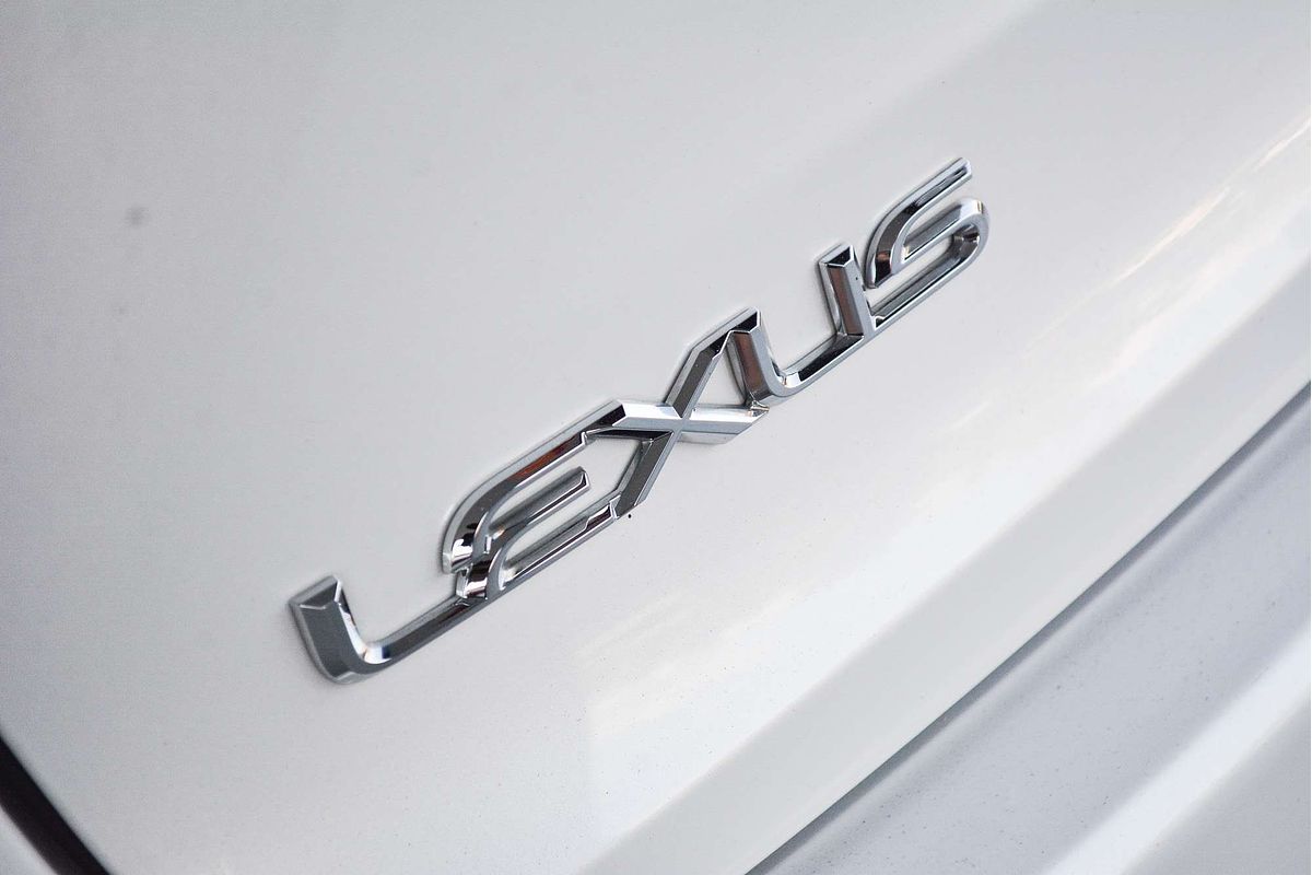 2018 Lexus NX NX300h Luxury AYZ10R