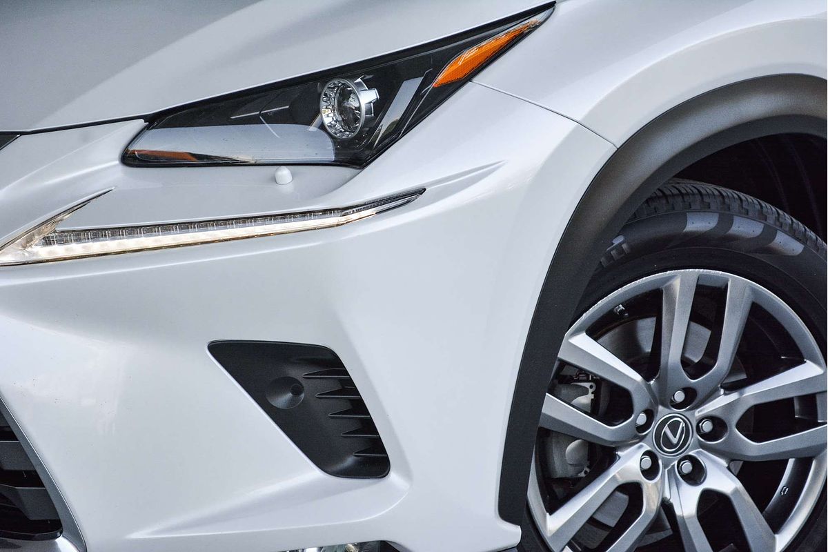 2018 Lexus NX NX300h Luxury AYZ10R