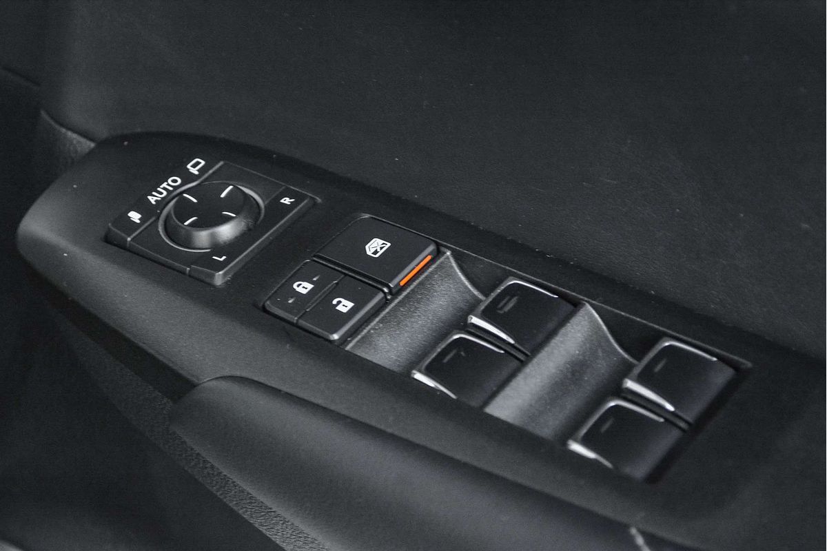 2018 Lexus NX NX300h Luxury AYZ10R