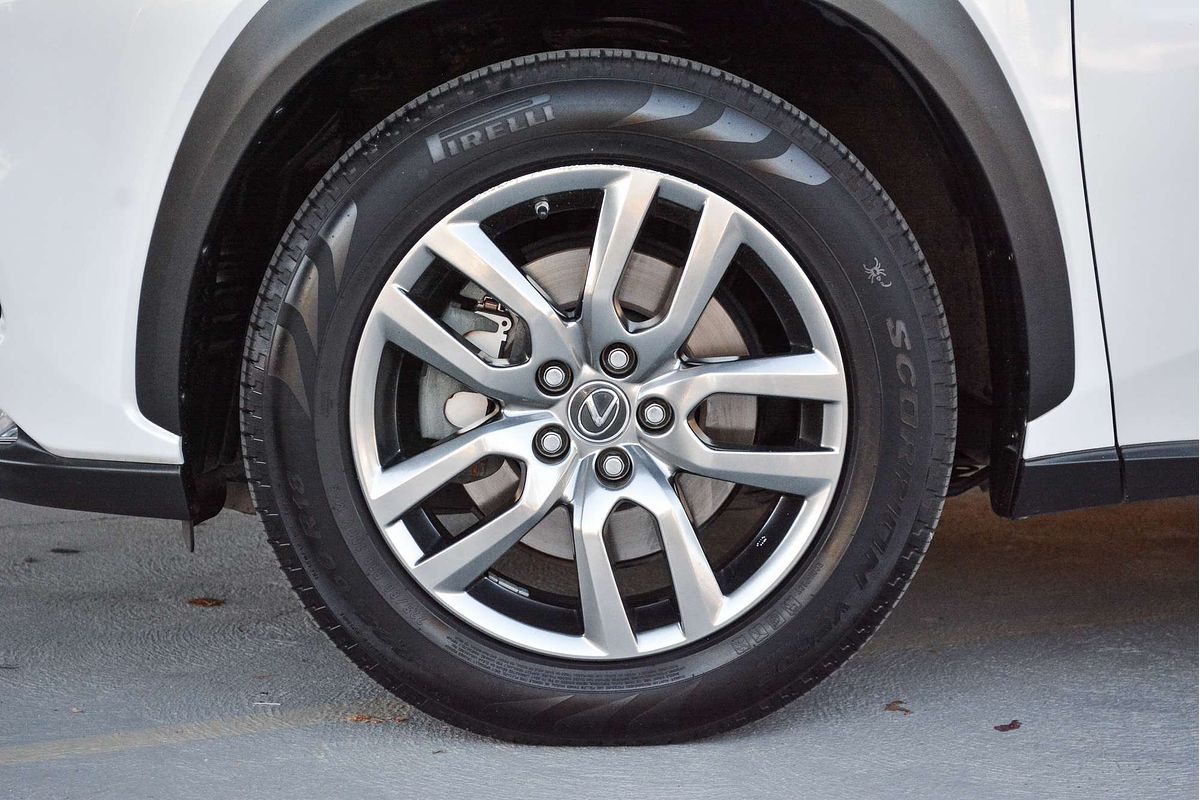2018 Lexus NX NX300h Luxury AYZ10R