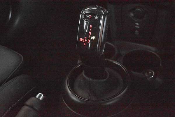 2023 MINI Hatch Cooper Classic F56 LCI-2