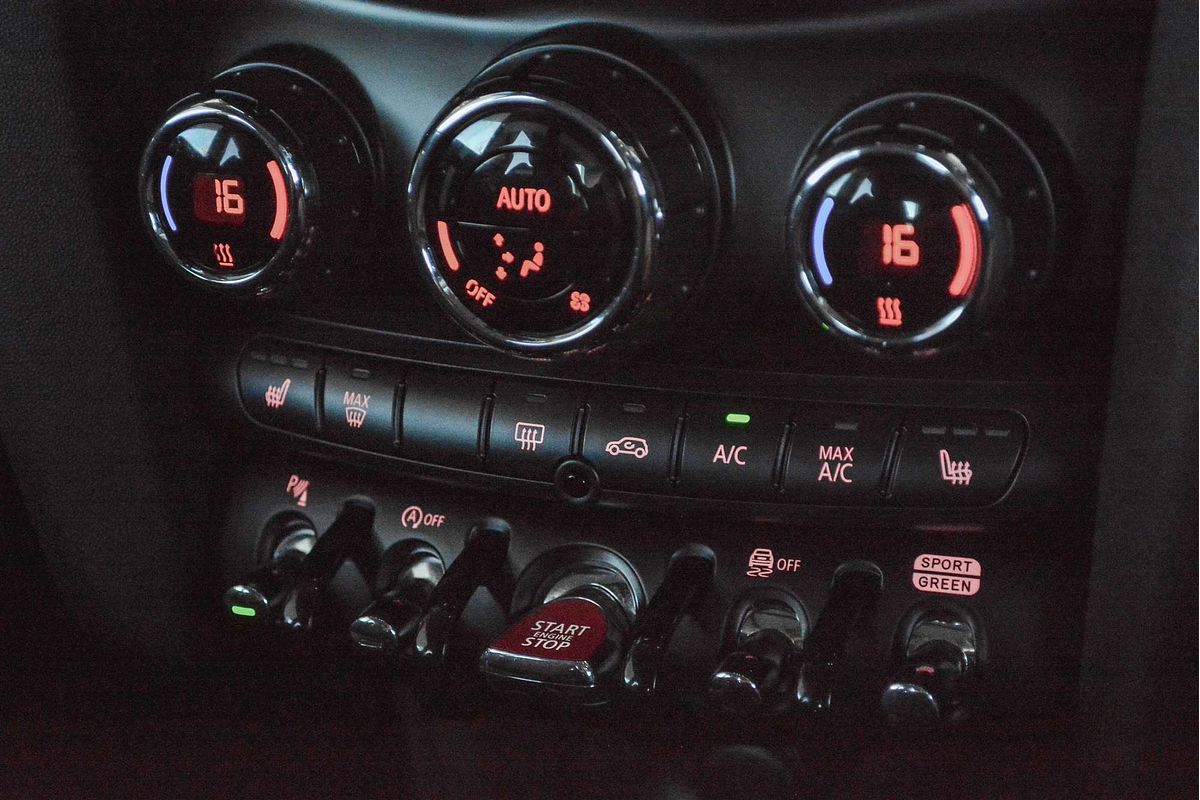 2023 MINI Hatch Cooper Classic F56 LCI-2