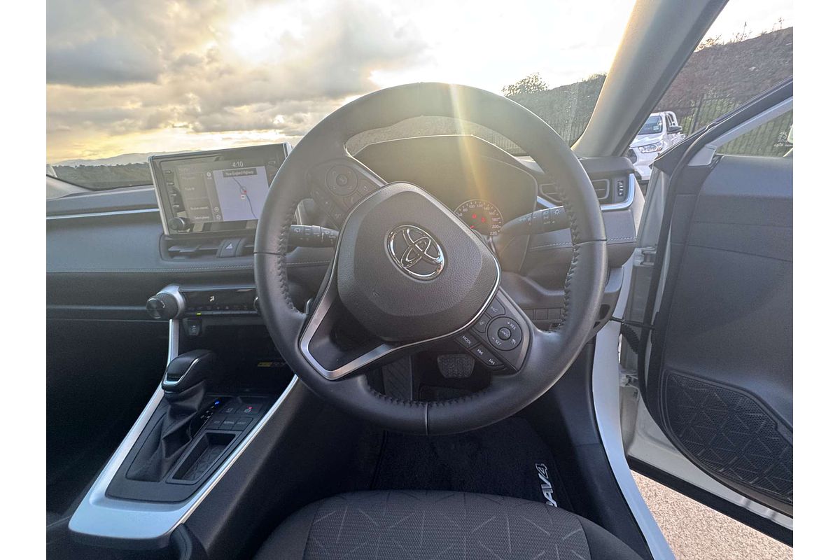2022 Toyota RAV4 GXL MXAA52R