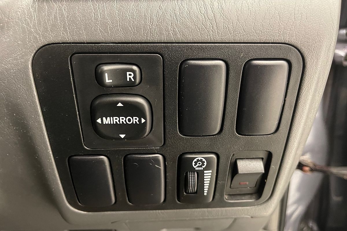 2004 Toyota Landcruiser Prado GXL GRJ120R