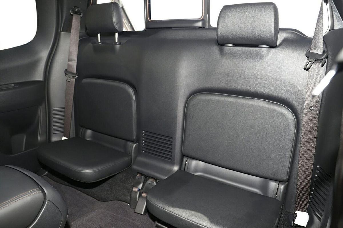 2024 Nissan Navara ST-X D23 4X4