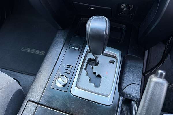 2012 Toyota Landcruiser GXL VDJ200R