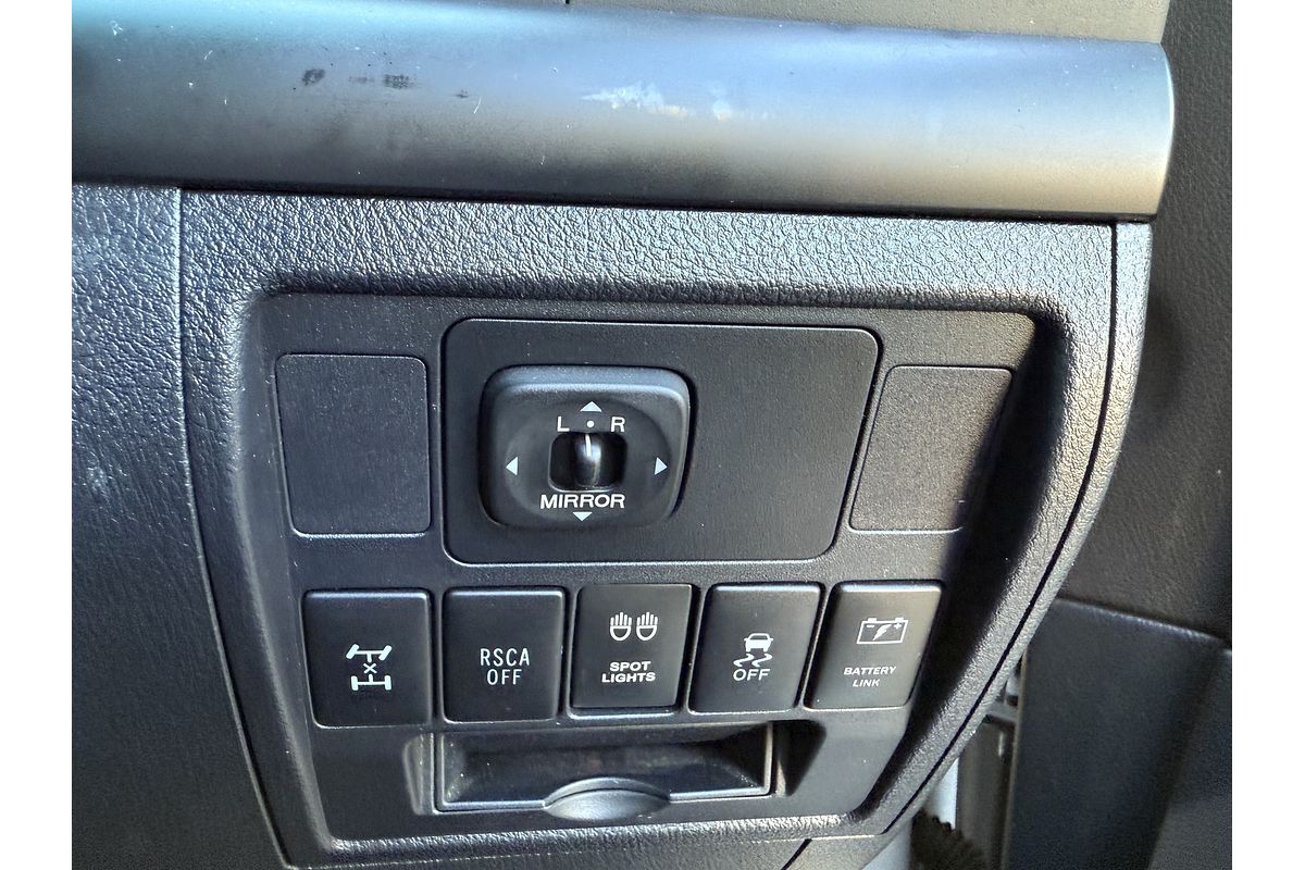 2012 Toyota Landcruiser GXL VDJ200R