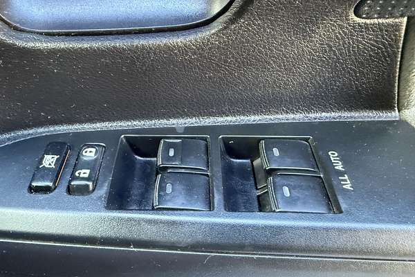 2012 Toyota Landcruiser GXL VDJ200R